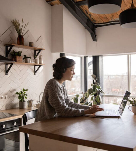 Highlights the daily habits, choices, and inspirations that support well-being, balance, and a more intentional, stylish way of living.